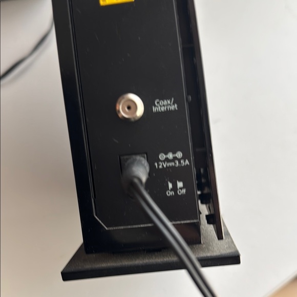 NETGEAR Dual Broadband 5G Router - Picture 2 of 7